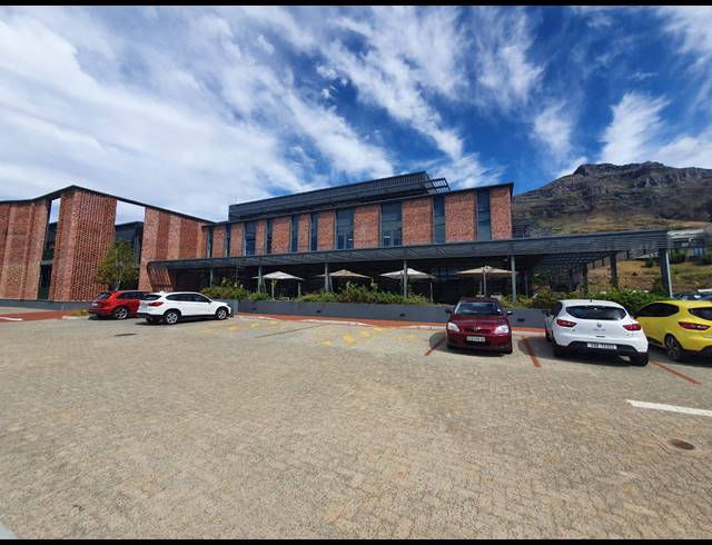 903M² OFFICE TO LET IN WOODSTOCK
